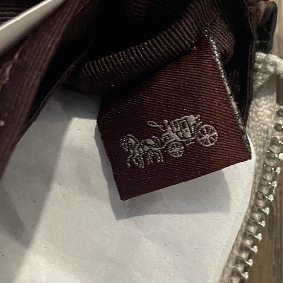 Coach White and Red Floral Corner Zip Wristlet NWT - Picture 5 of 5